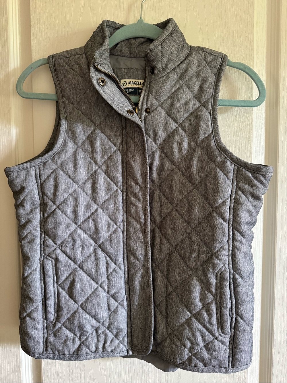 Magellan Womens XL Quilted Vest Fitted Quilted Full Snap Gray *See Measurements